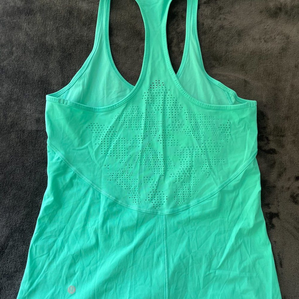Lululemon Size 6 Light Green Cool Racerback